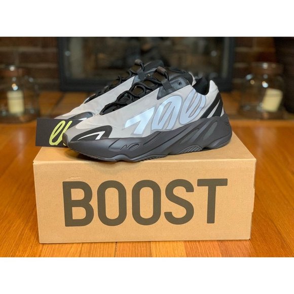 Sz 12 Yeezy Adidas Boost 700 MNVN "Metallic" - Picture 2 of 7